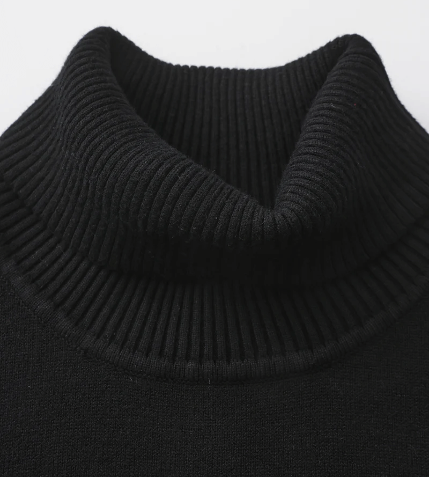 Luxury Wool Turtleneck Sweater – Warm, Soft & Timeless Knitwear4